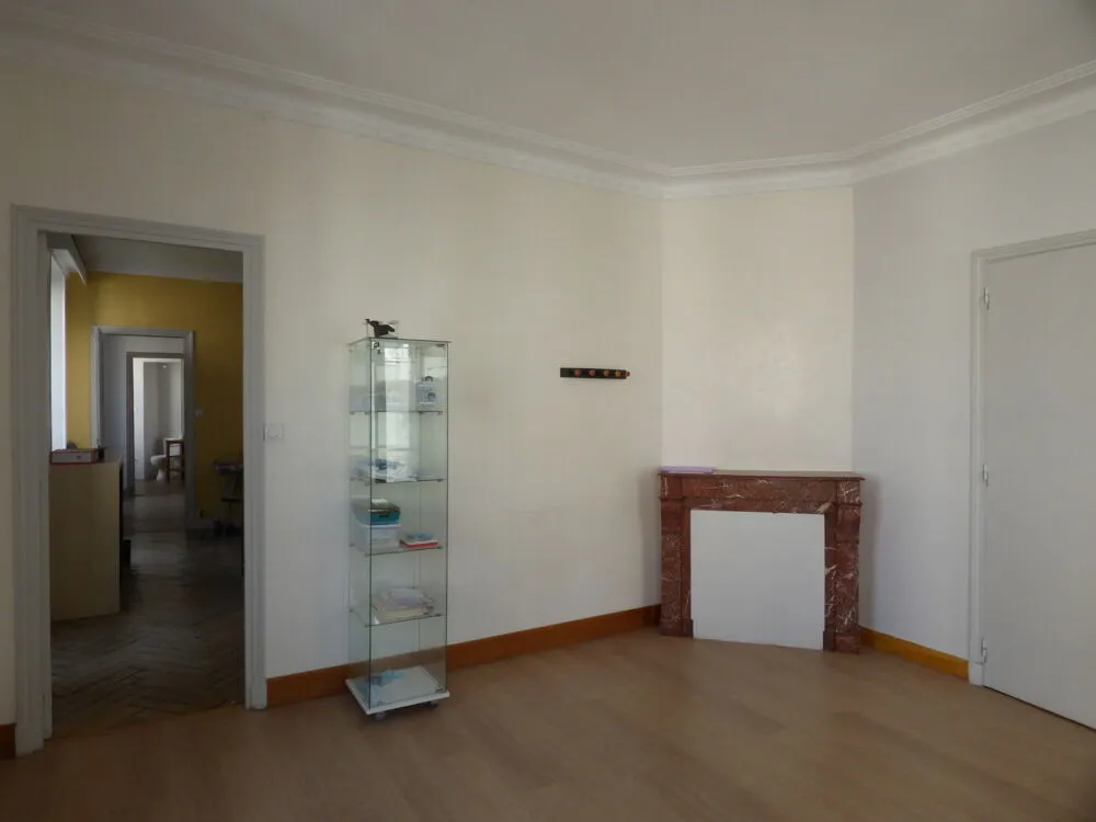 Living Room - Characterful 5-Piece Apartment with Balcony in Gap