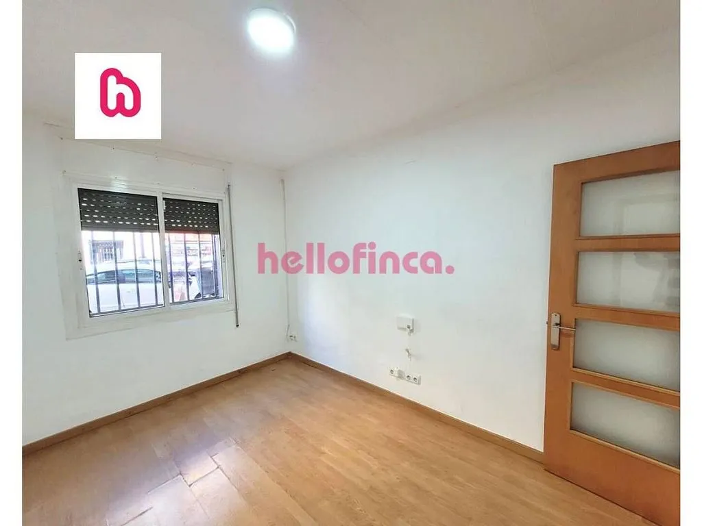 Toad - Ground Floor Flat with Terrace in Sant Jordi, Ripollet