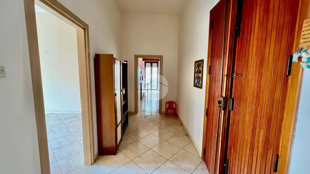 Entrée - Apartment with Balconies in Cosenza Centre