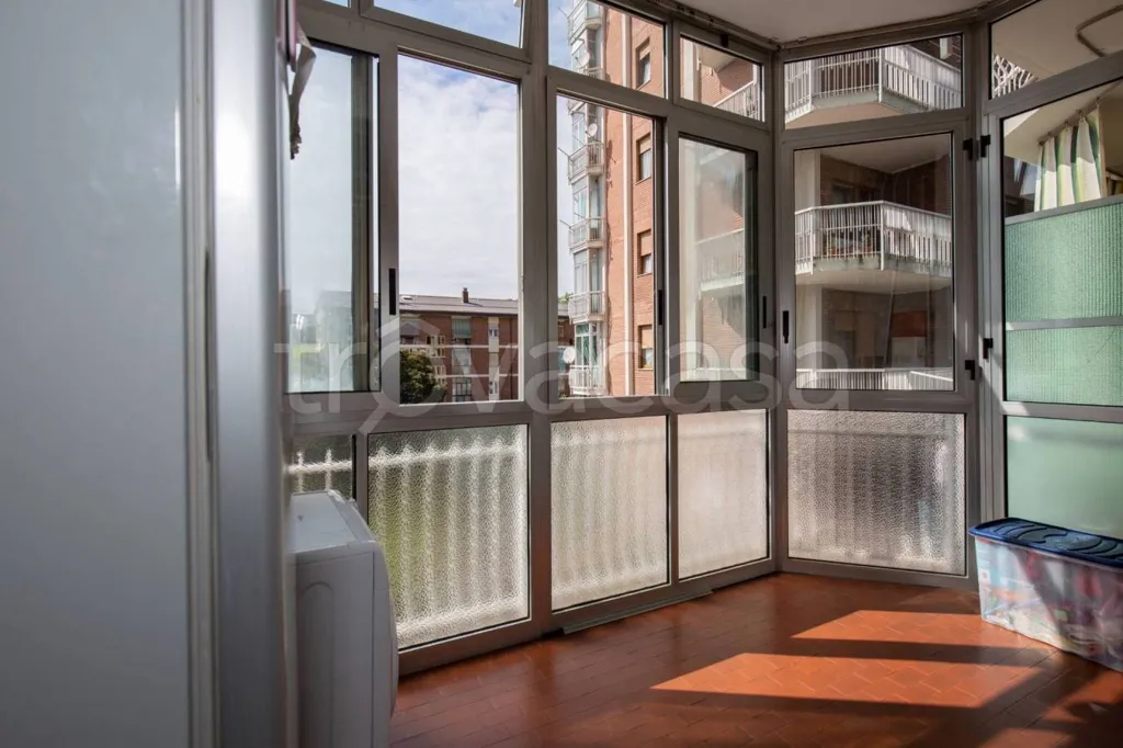 Balcone - Rearfitted Apartment with Balcony in Turin