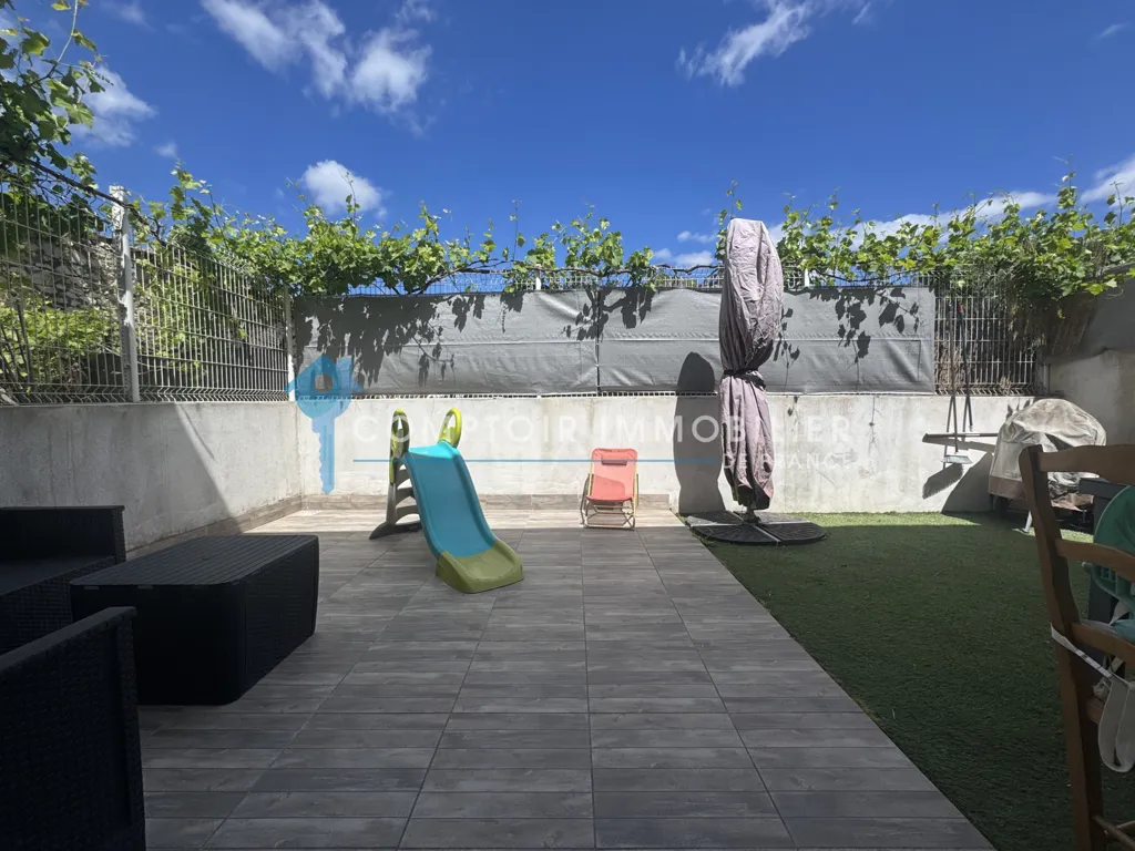 Aed - Contemporary Villa with Courtyard in Vergèze