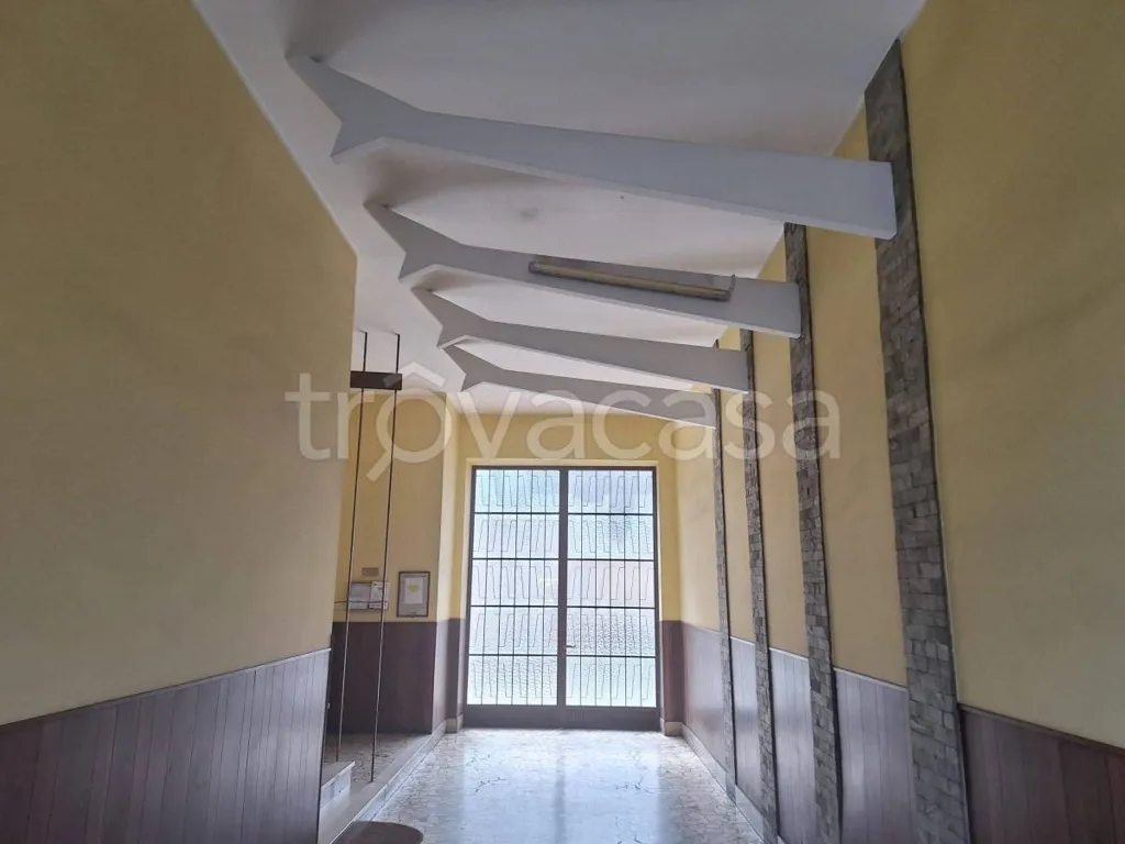 Hallway - Bright Trilocale with Balcony in Torino