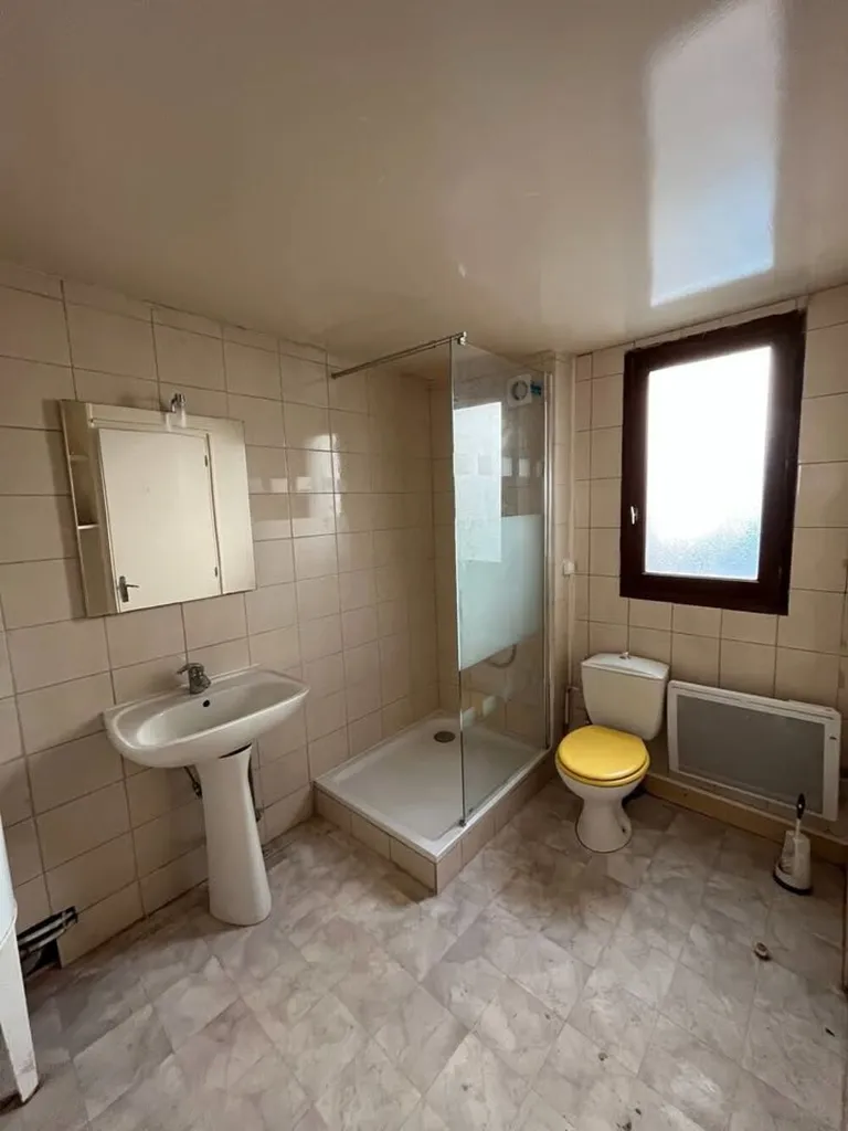 Vannitoad - 1-Bedroom Flat with Private Courtyard in Thourotte