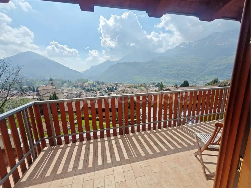 Balcon - Alpine-Style Apartment with Terraces in Barzio