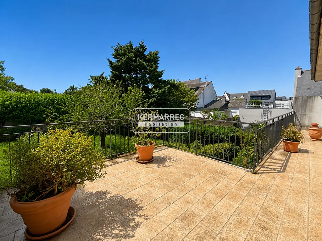 Terrass - House with Professional Potential in Saint-Yves