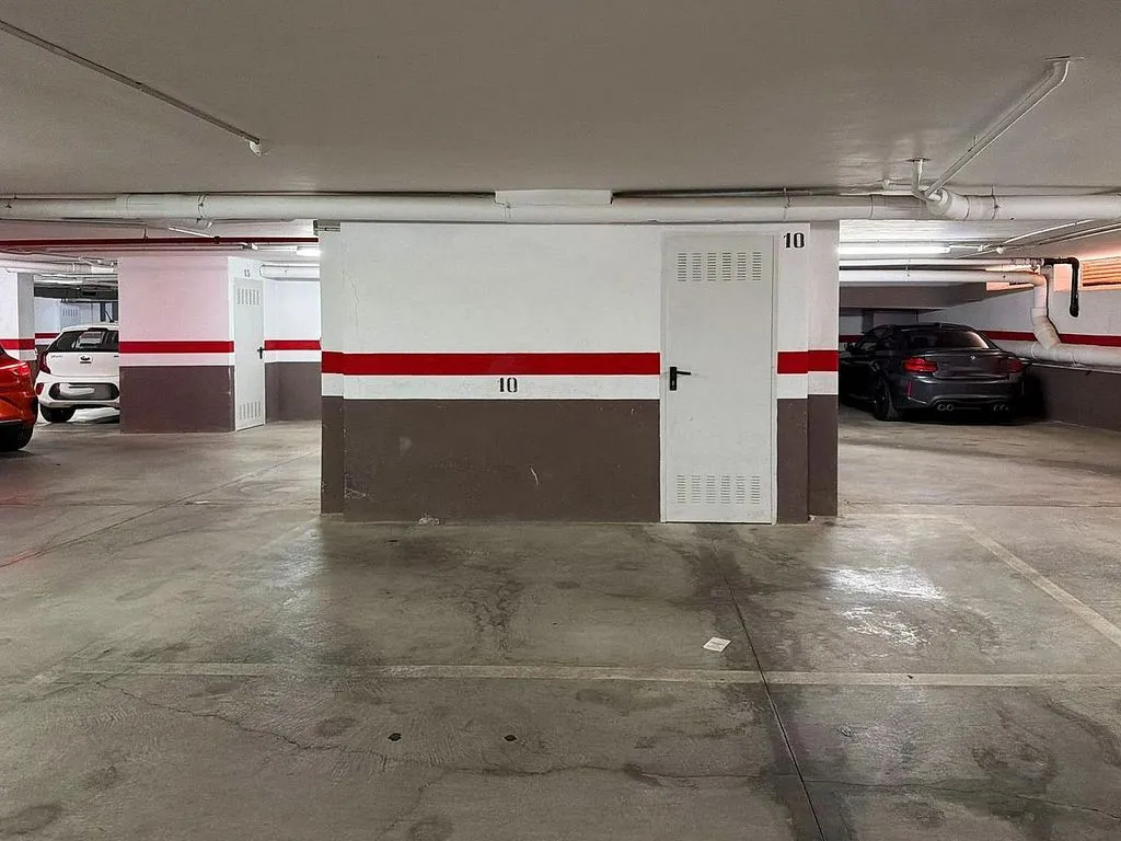 Garage - Apartment with Terrace in Massalavés