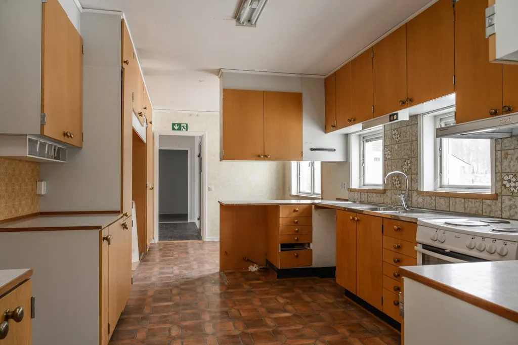 Cuisine - Commercial Space with Garden in Väckelsång