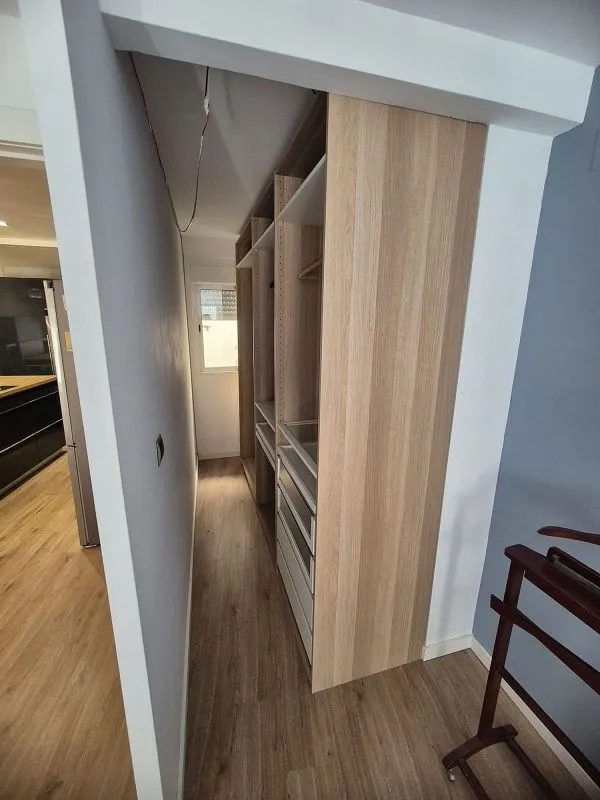 Stanze - 2-Bedroom Flat with Balcony in Orriols