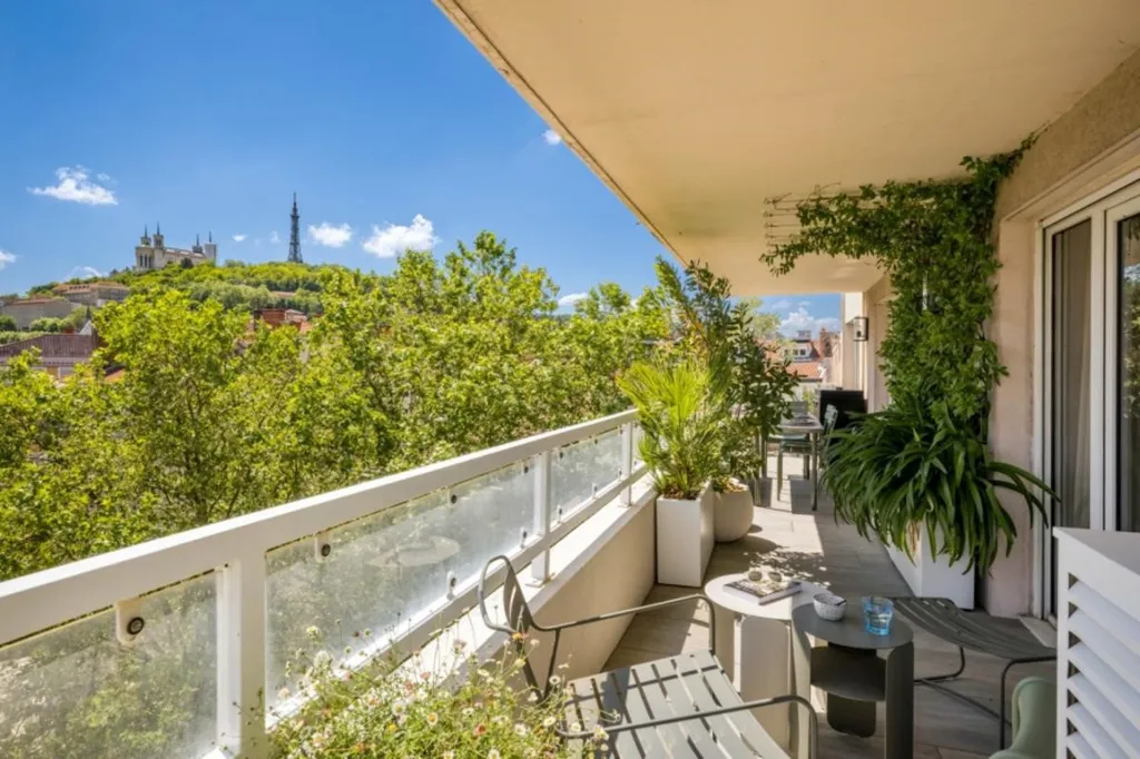 Rõdu - Exceptional Penthouse with Panoramic View in Lyon