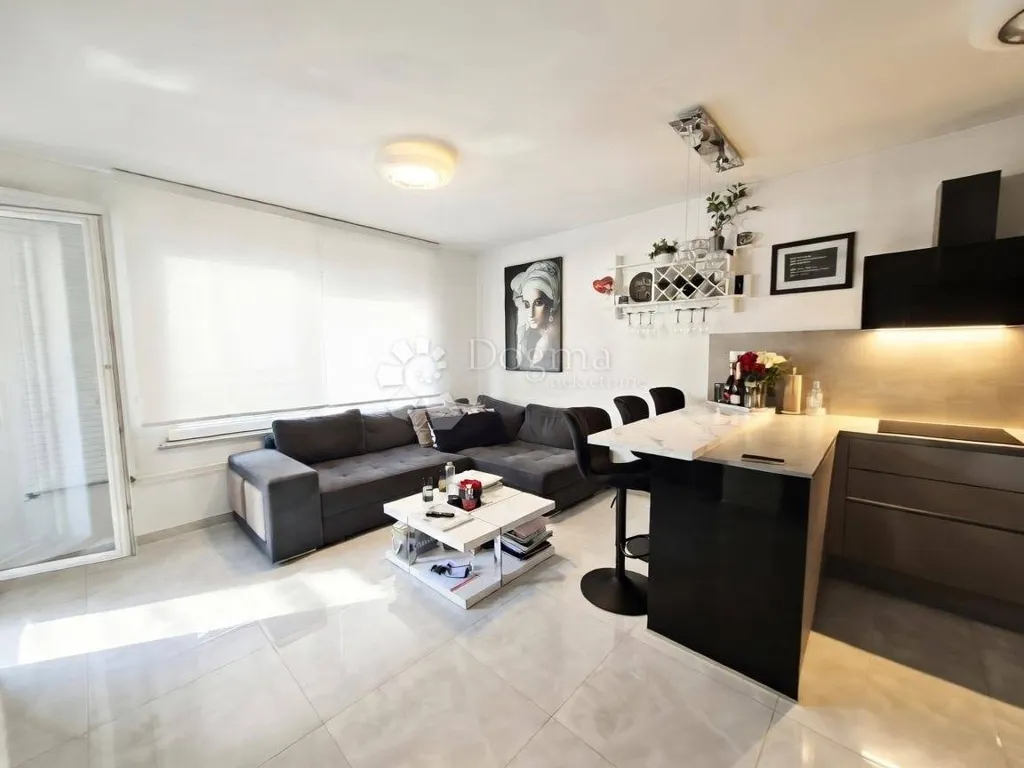 Elutuba - Modern Flat with Parking in Pula Centre