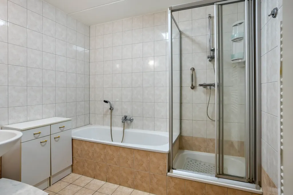 Vannitoad - Ground Floor Flat with Garage in Hulst