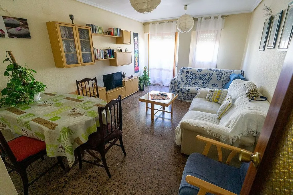 Salle à manger - Apartment with Balcony and Park View in Ibi