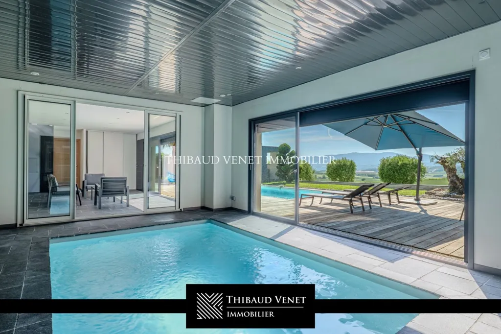 Piscine - Propriété Contemporaine avec Piscine à 10 min de Vienne
