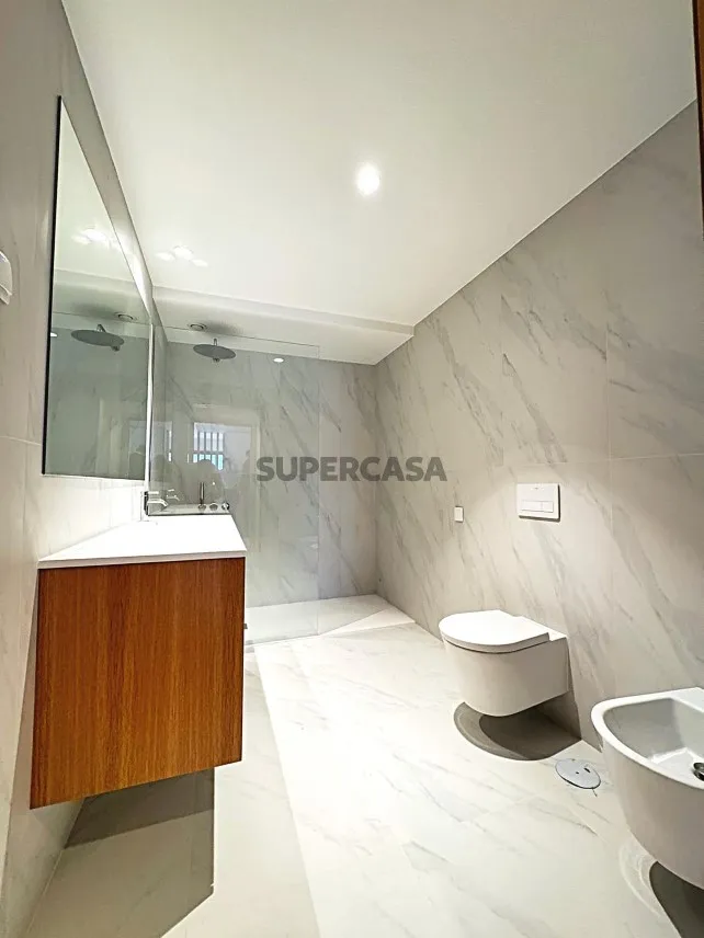 Vannitoad - Luxury Flat with Terrace in Aveiro