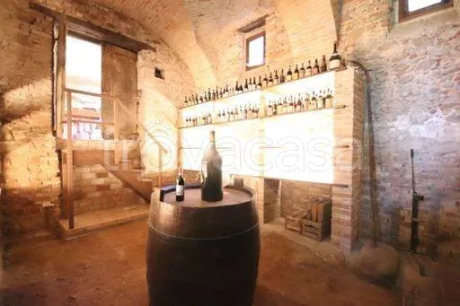 Pièces - Rustic Casale with Panoramic Views in Bra
