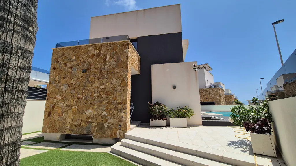 Bassein - Luxury Villa with Pool in Torrevieja
