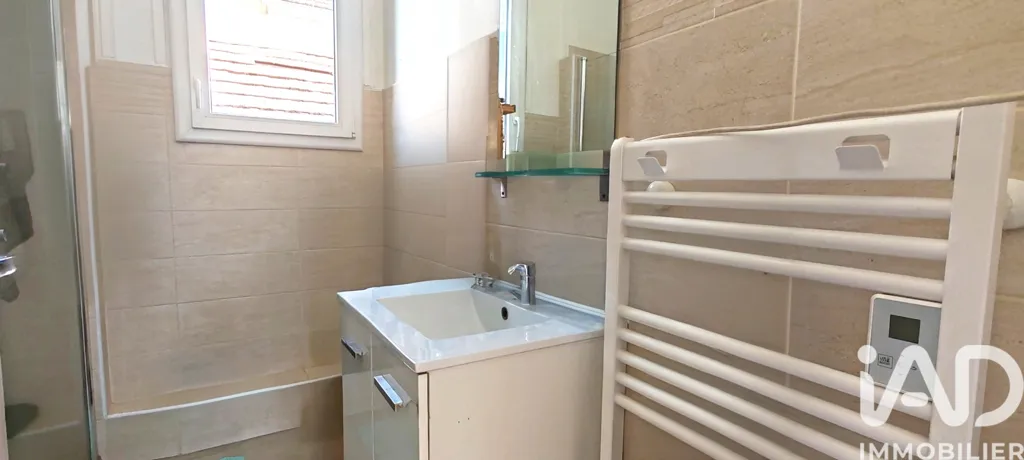 Salles de bain - Maison avec Jardin et Garage à Tarbes