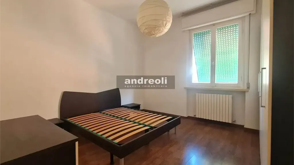 Camere da letto - Appartamento parzialmente ristrutturato con balcone a Jesi