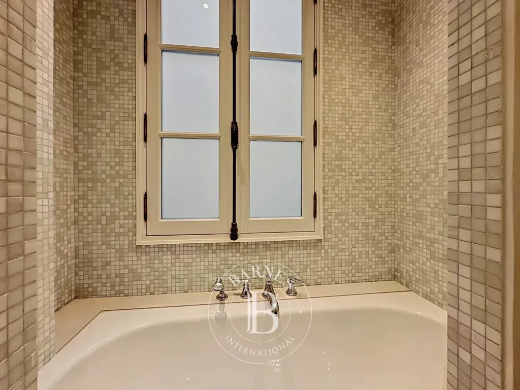 Bagni - Luxury Apartment with Balcony in Paris 7th