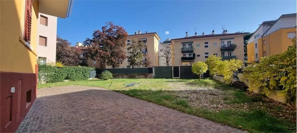 Jardin - Luxury Apartment with Private Garden in Rovereto