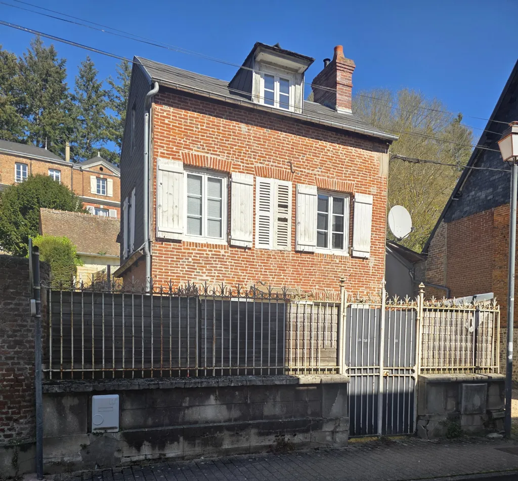 Extérieur - Maison de Ville avec Cour à Bernay