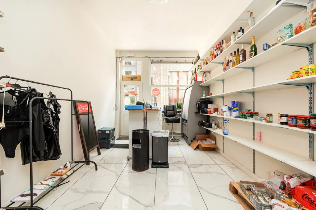 Buanderie - Immeuble avec Appartements et Commerce à Anvers