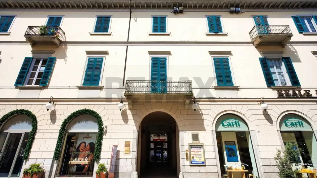 Extérieur - Historic Apartment with Double Balcony in Novara