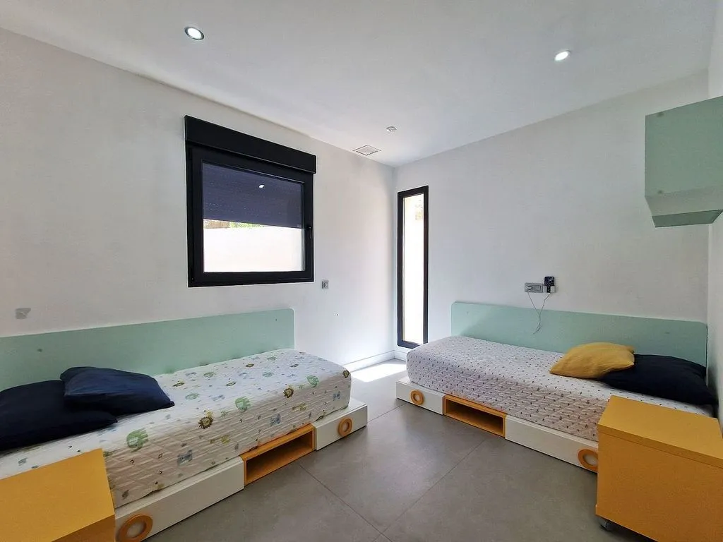 Magamistoad - Chalet with Pool in Toledo's Beato Area