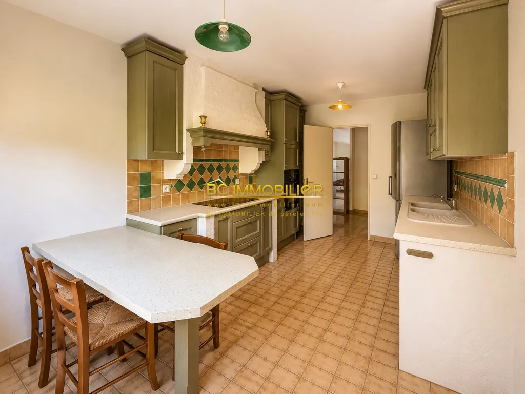 Cuisine - Appartement T6 avec Terrasse dans Résidence Sécurisée à Parc Berger