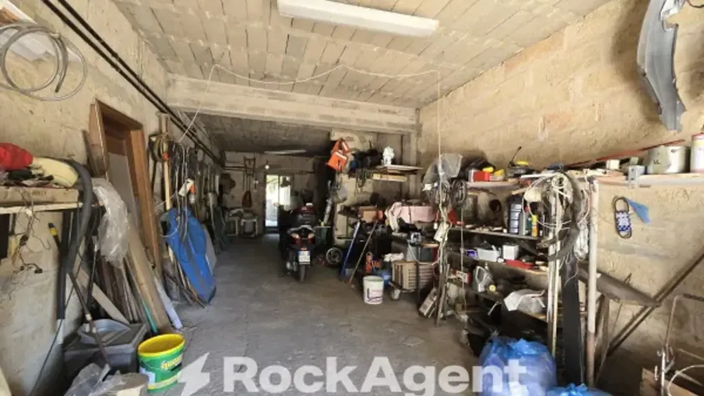 garage