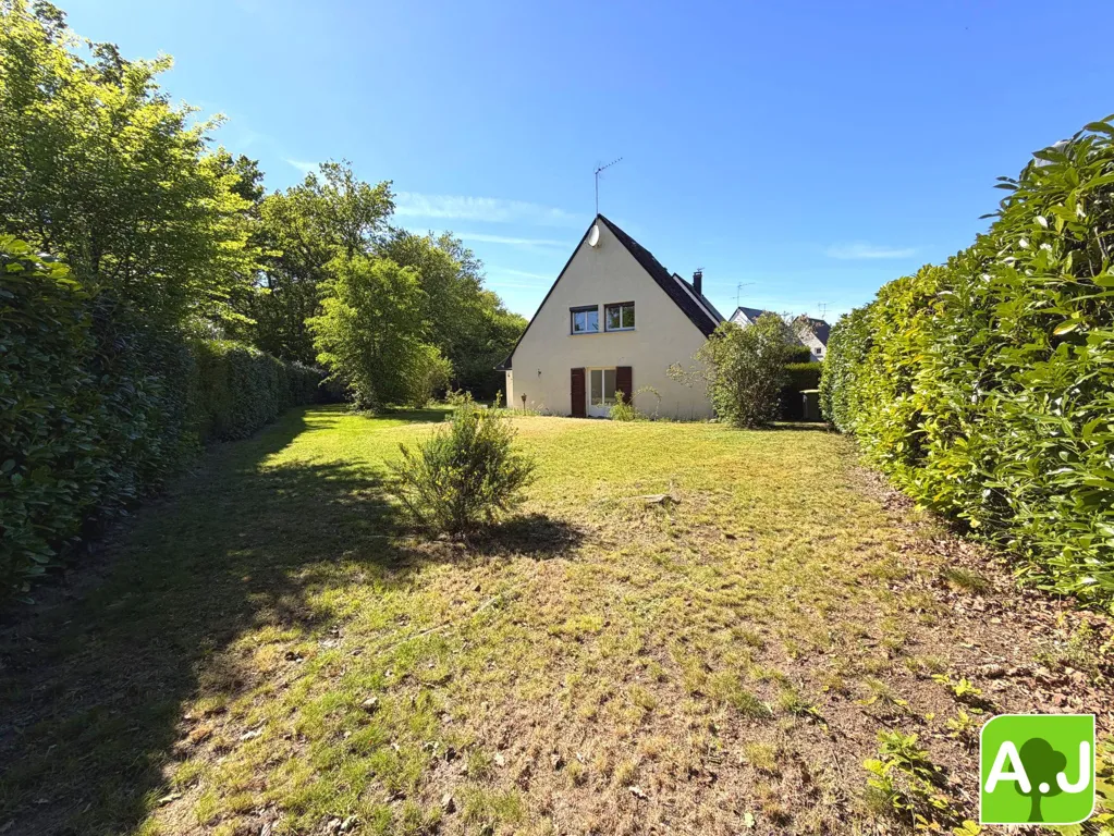 Jardin - Maison Traditionnelle avec Jardin près d'Évreux