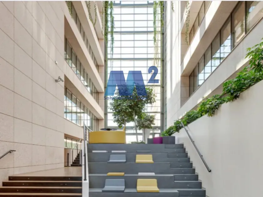 Pièces - Office Building with Parking in Hortaleza