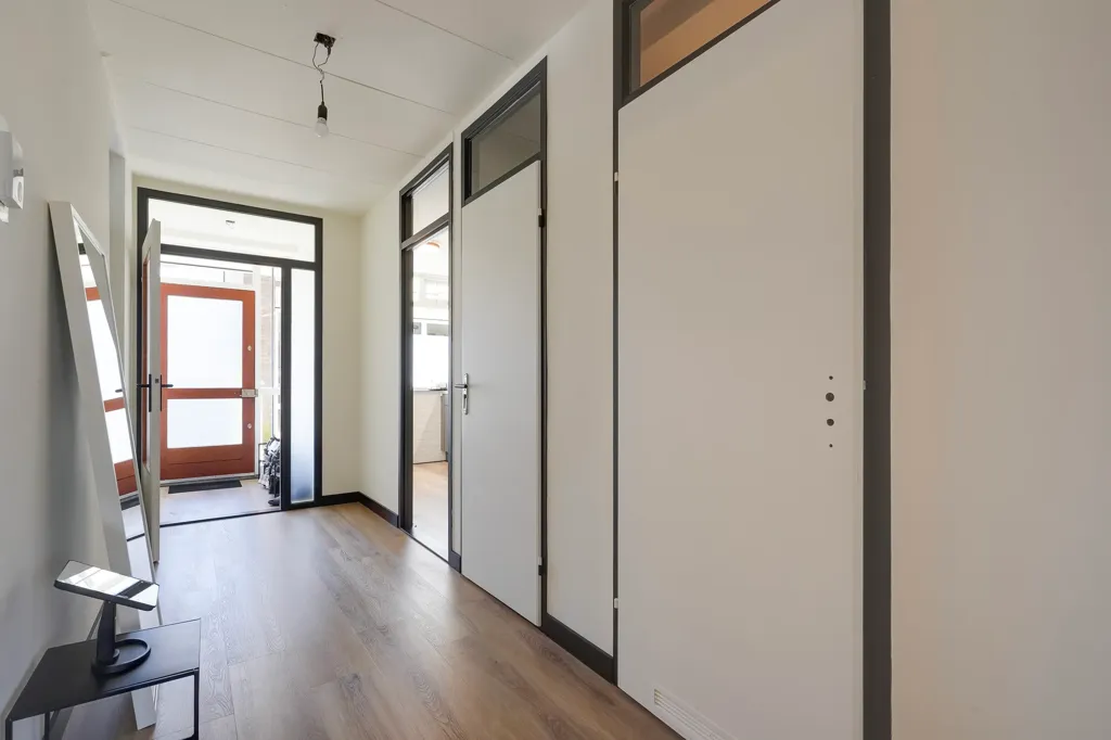 Entrée - 5-Bedroom Gallery Flat with Balcony in Leidschendam