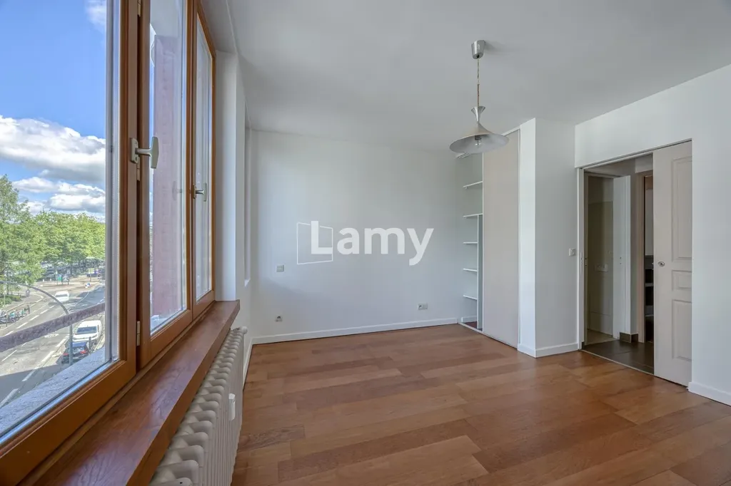 Rooms - Traversant Apartment with Balcony in Annecy