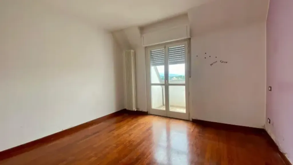 Pièces - Penthouse with Balconies in Cuneo