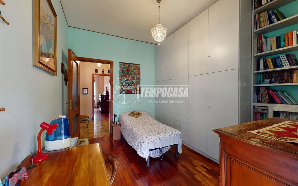 Bureau - Quadrilocale with Balcony in Crocetta, Turin