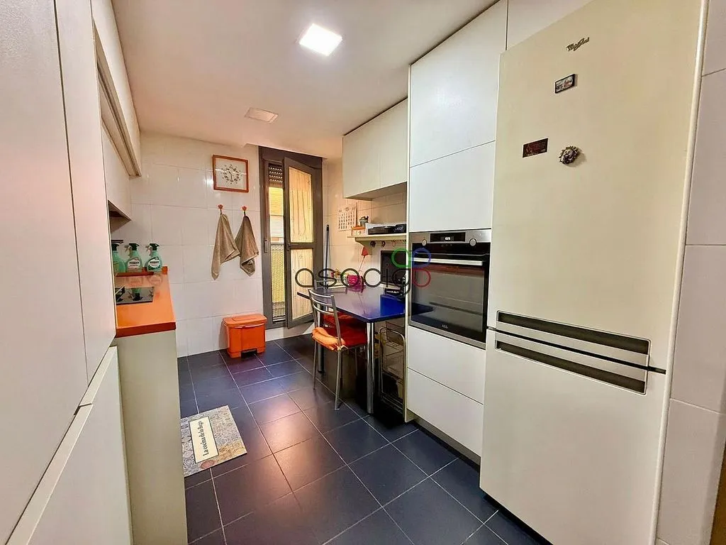 Kitchen - Apartment with Garage in Las Cañas