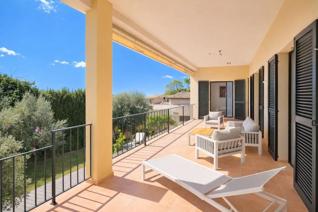 Terrace - Luxury Villa with Pool and Sauna in Calvià