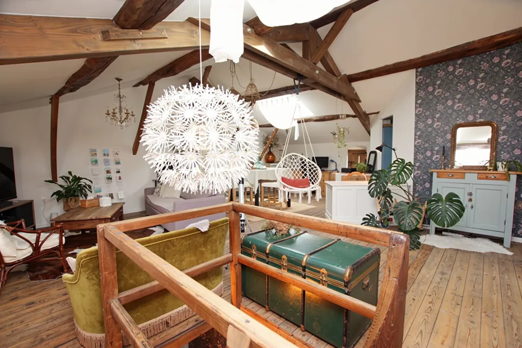 Séjour - Appartement Atypique dans Village de Toussieu