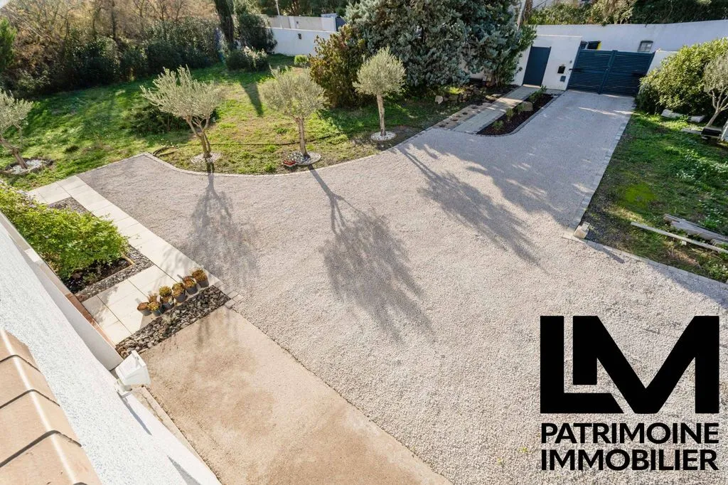 Exterior - Luxury Villa with Pool in Agde