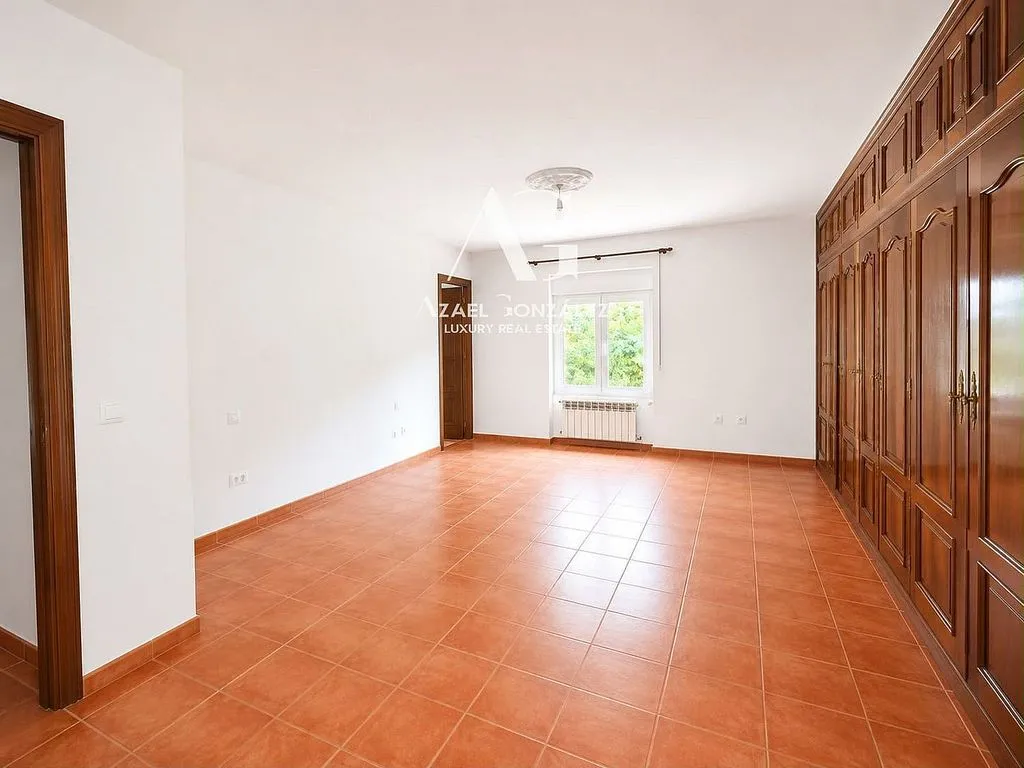 Chambres - Independent House with Extensive Garden in Pechón