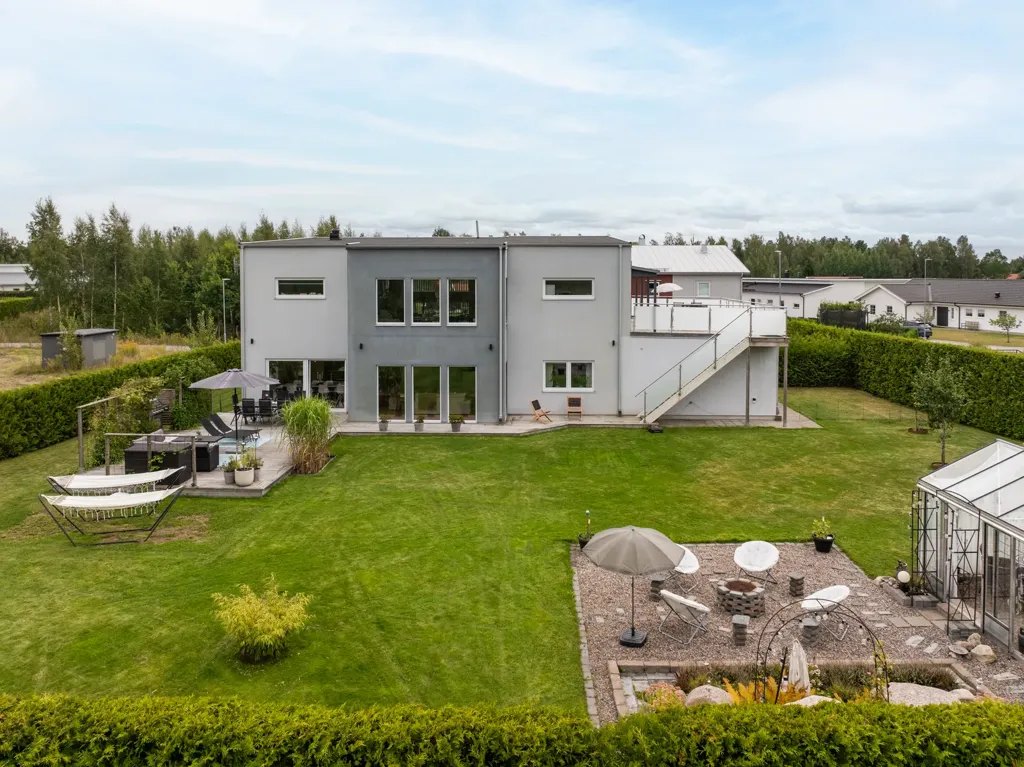 Õhuvaade - Contemporary Villa with Rooftop Terrace in Bråstorp