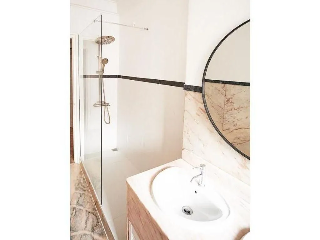 Vannitoad - Luxury Apartment in Madrid