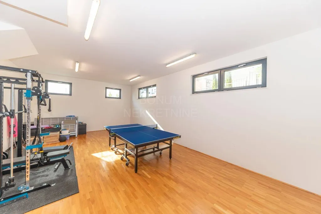 Toad - Luxury Apartment with Sea View in Primošten