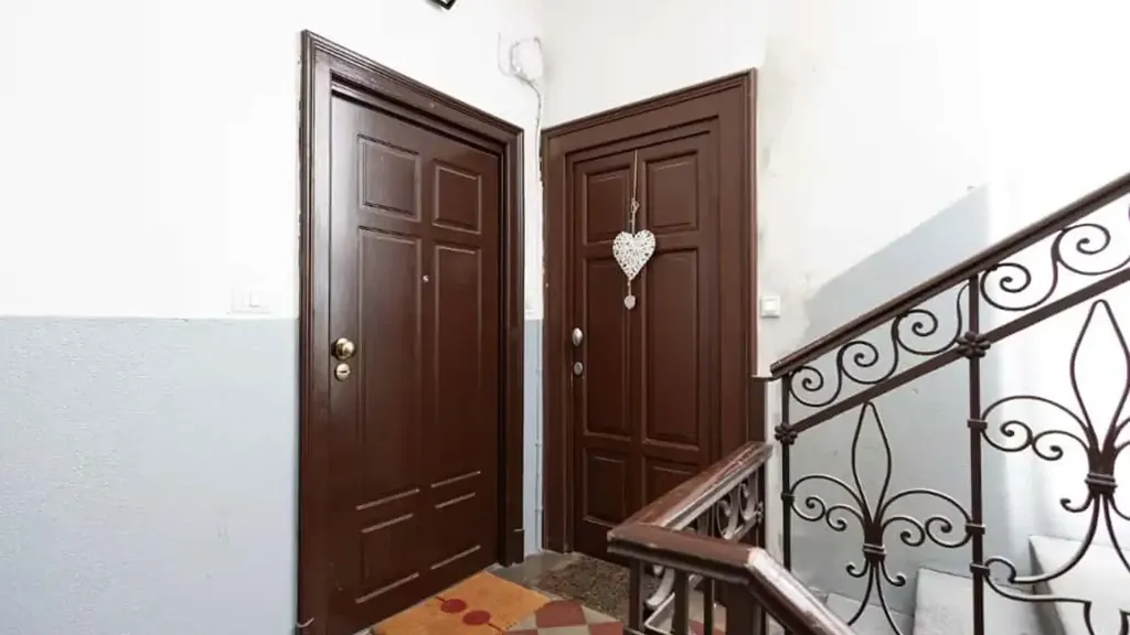 hallway_entrance