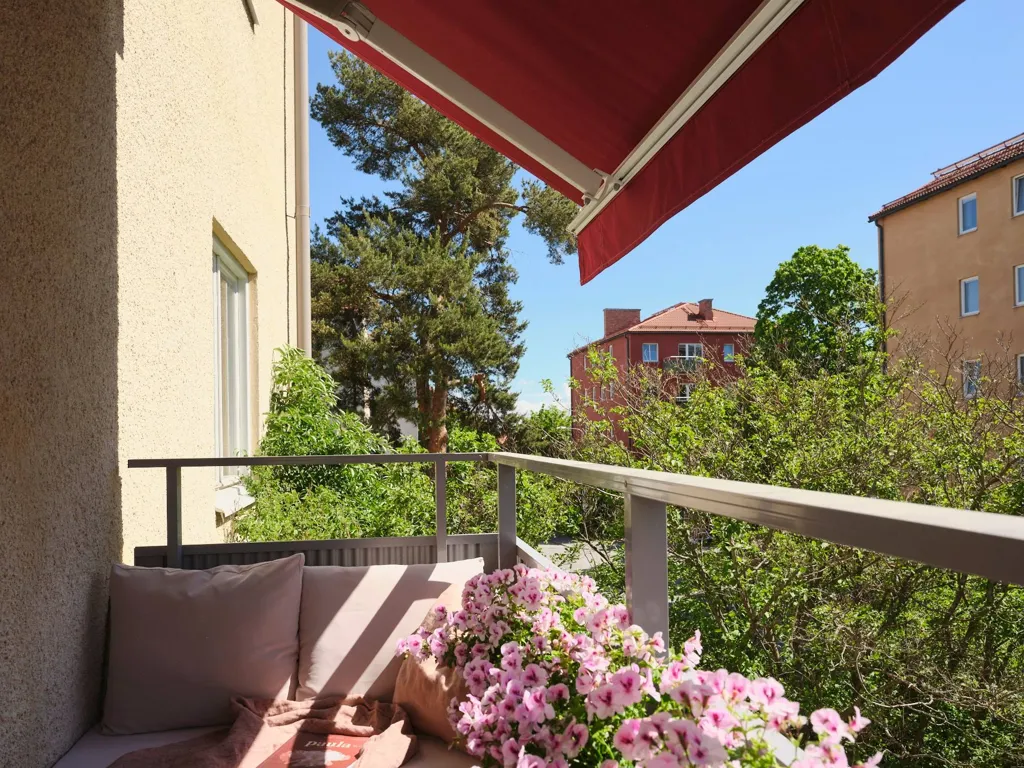 Rõdu - Funkistyle Flat with Balcony in Midsommarkransen
