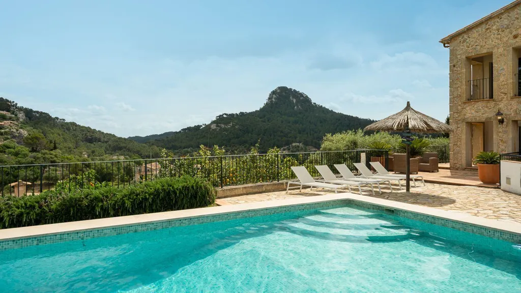 Piscina - Classical Villa with Pool in Puigpunyent