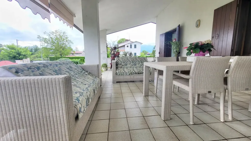 Terrass - Villa with Extensive Garden near Montebelluna