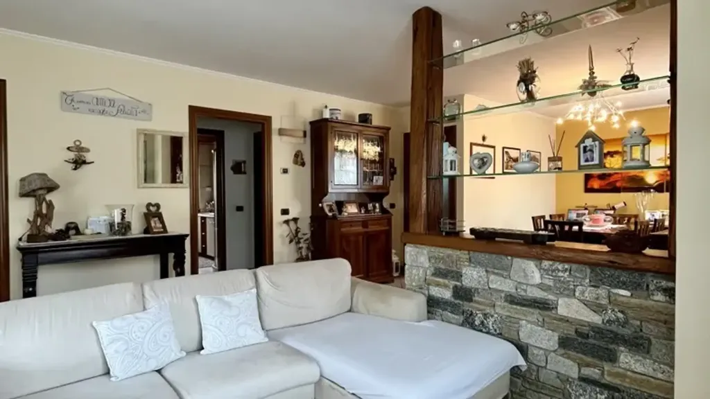 Séjour - Villa with Panoramic Balcony in Valle Intelvi