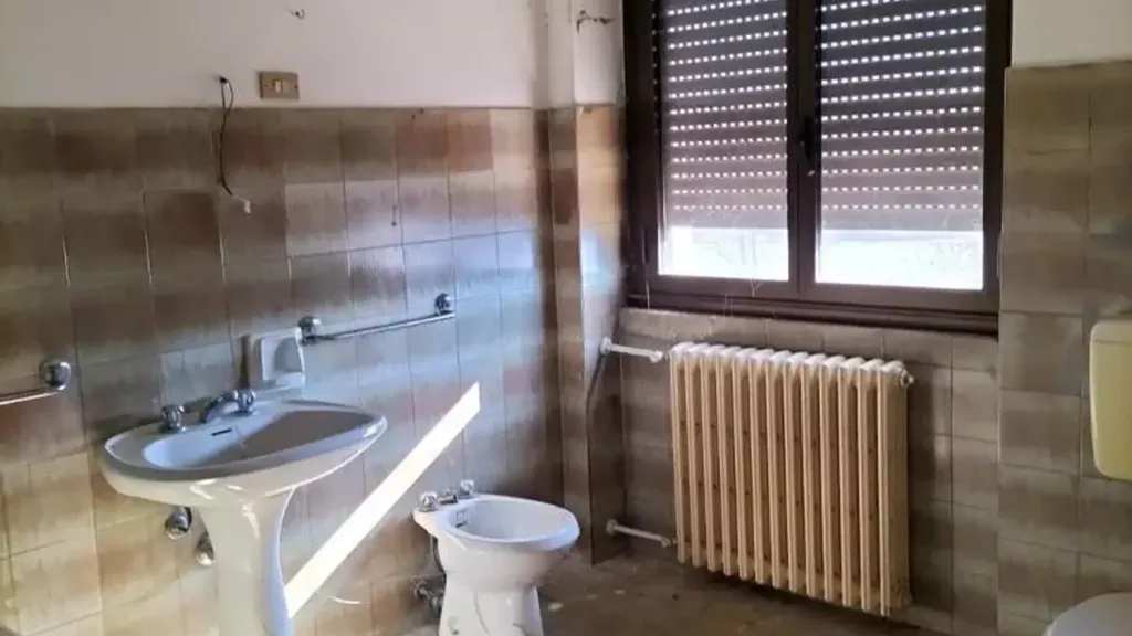 Salles de bain - Two-Unit Apartment with Private Resede in Firenzuola